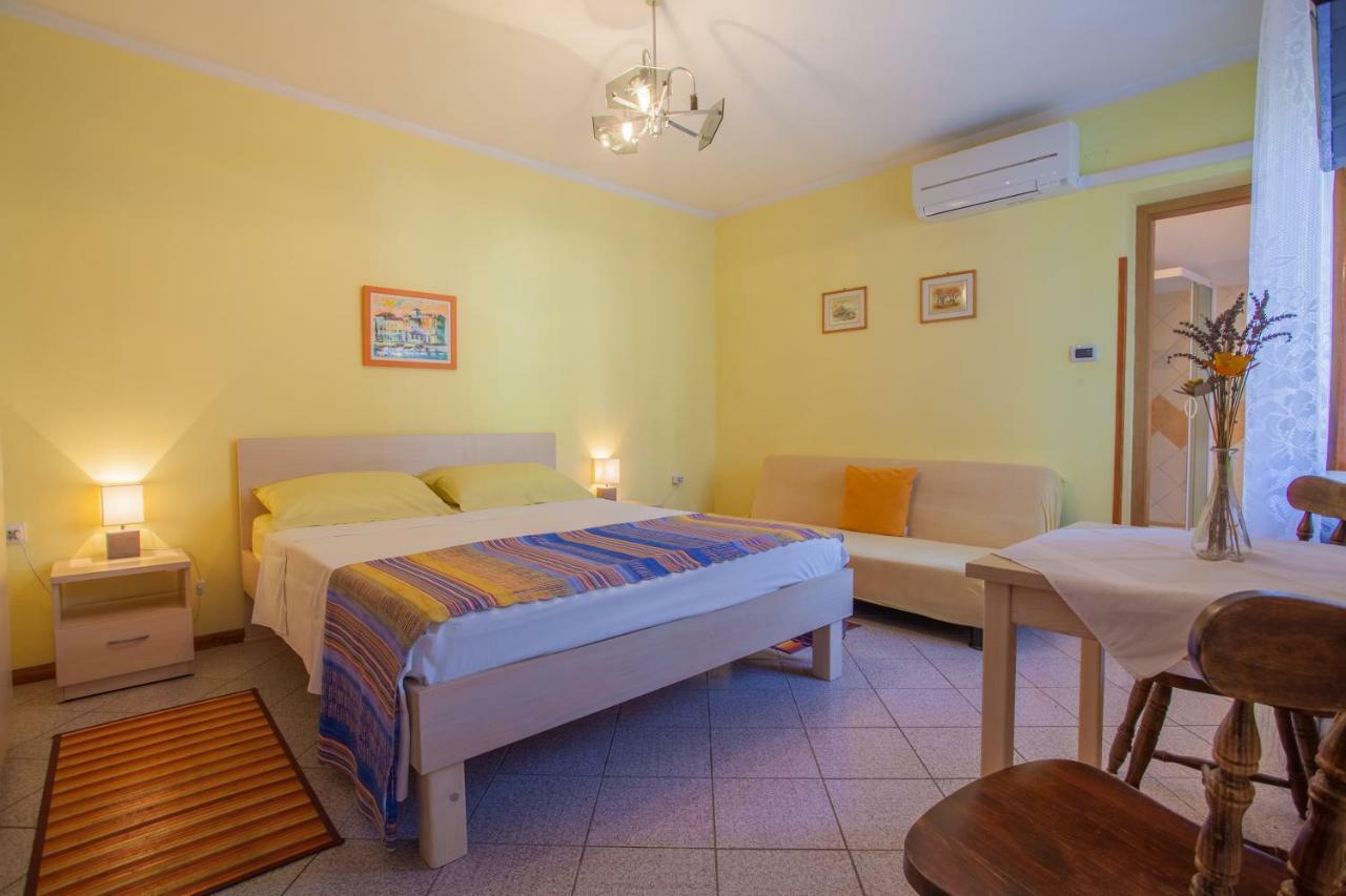 Rooms Ester Cres Dış mekan fotoğraf