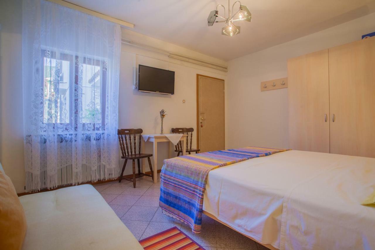 Rooms Ester Cres Dış mekan fotoğraf